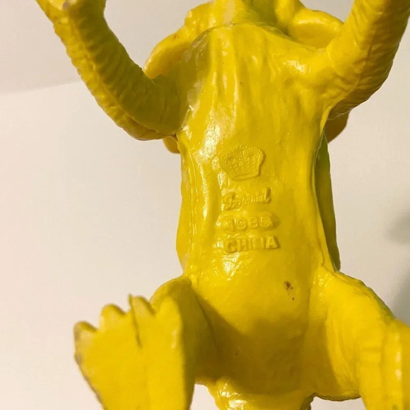 Vintage 1985 Imperial Yellow Red Triceratops Dinosaur 9 in Plastic Toy Figure - Picture 10 of 13